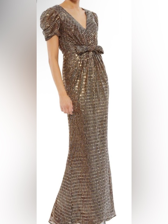 Mac Duggal Dresses & Skirts - Mac Duggal Gold Sequin Ribbed Maxi Dress